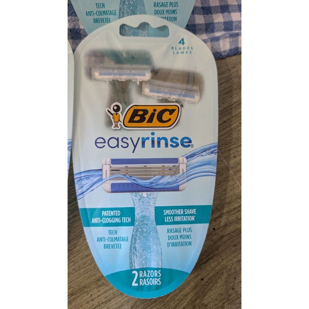 BIC EasyRinse Anti-Clogging Disposable Razor Bulk Set - 12 Razors - Picture 3 of 3